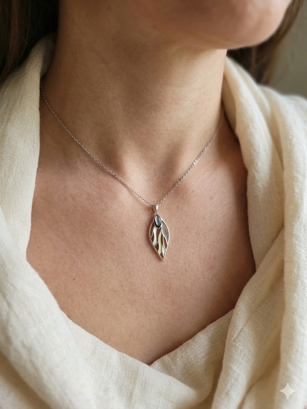 Leaf Pendant Necklace